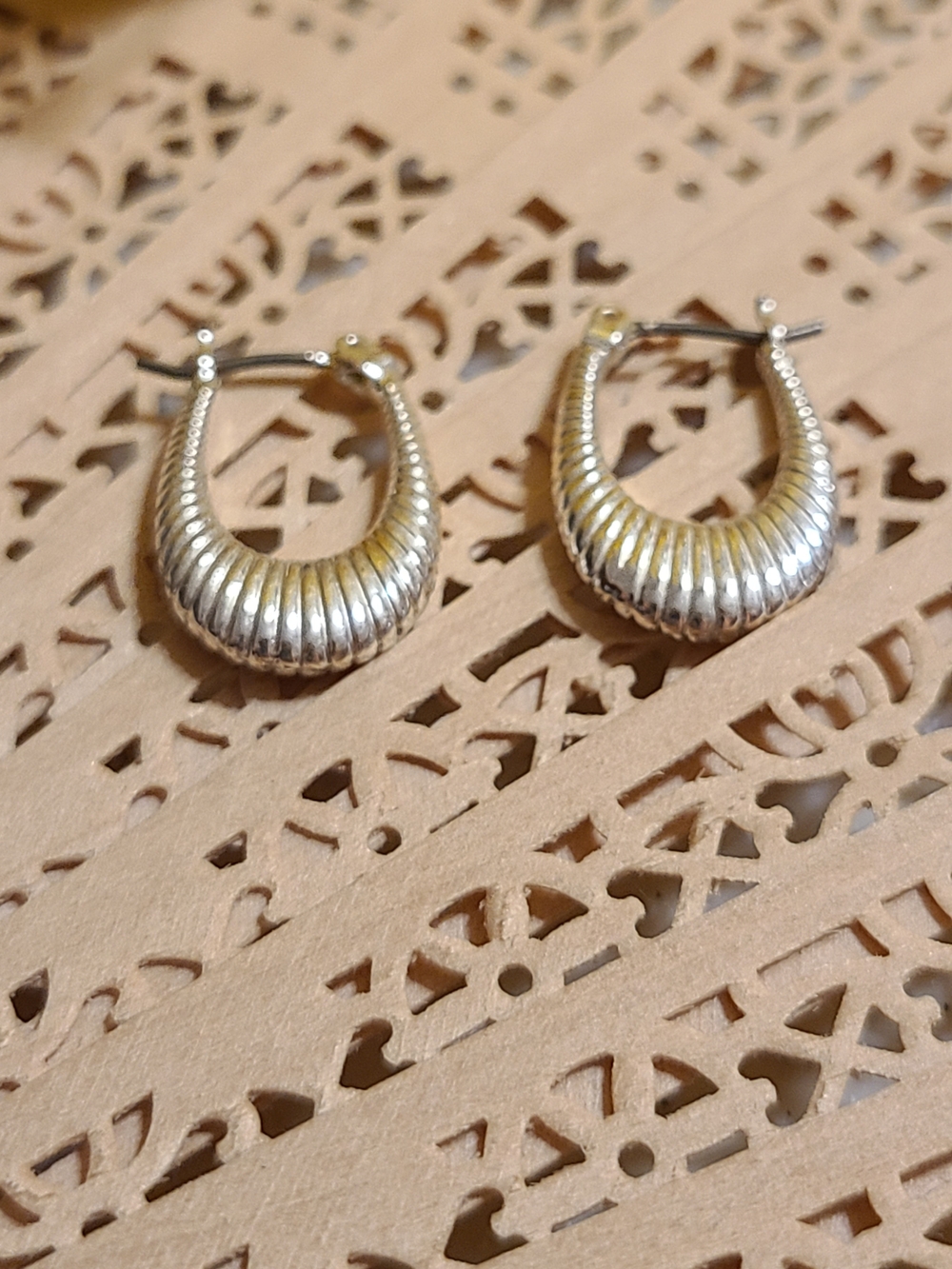 Vintage Silver Ribbed Teardrop Hoop Earrings